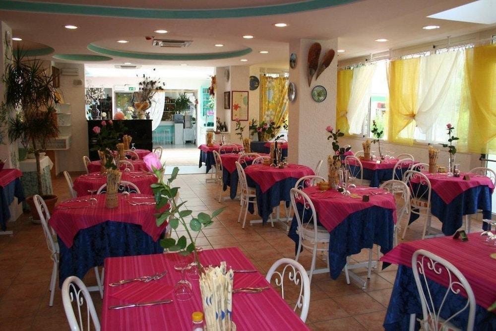 Hotel Marconi Cattolica Exterior photo