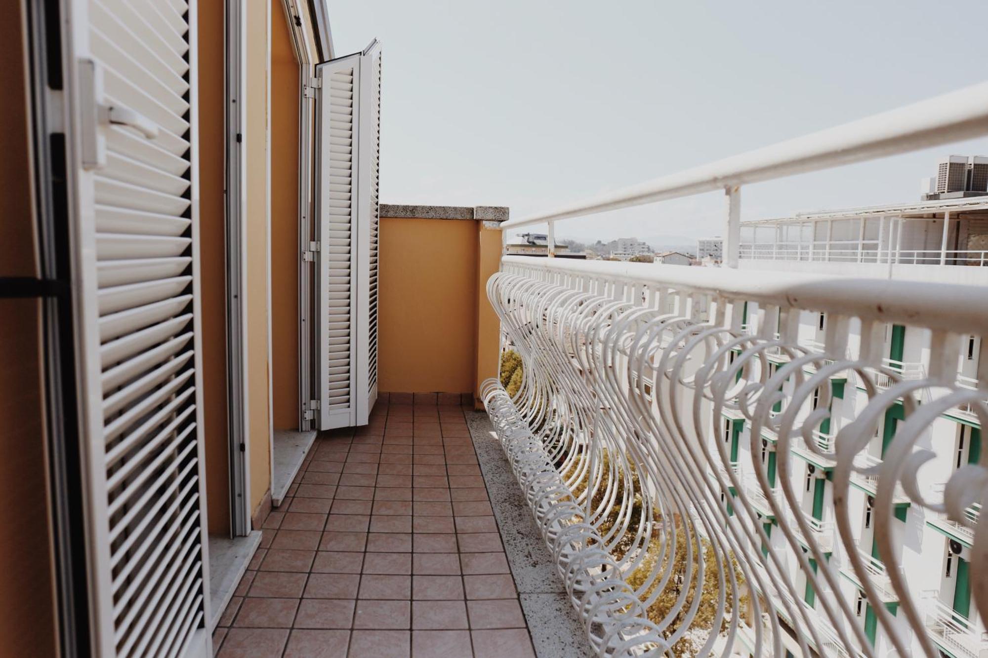 Hotel Marconi Cattolica Exterior photo